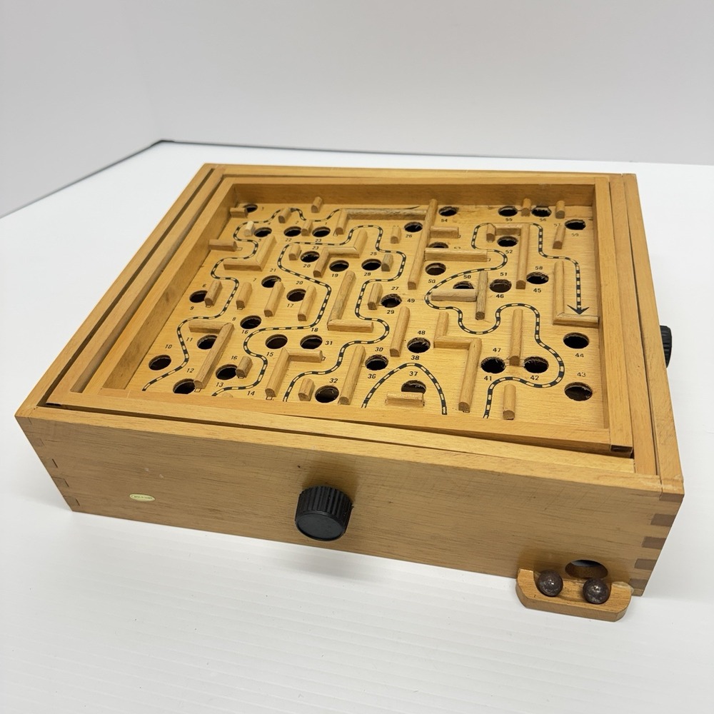 Vintage Labyrinth Premier Edition - The Solitary Game of Skill - 1993 Cardinal